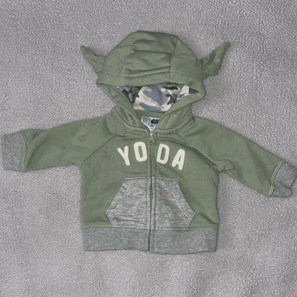 BABY GAP BABY YODA ZIP UP SWEATER.